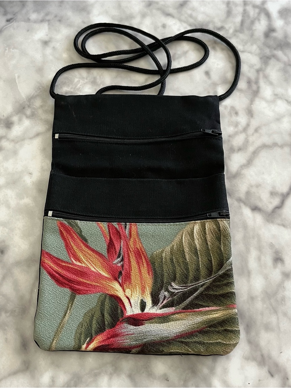 Hawaiian Tropical Black Crossbody Bag with Pockets